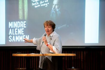 Ordførar Marianne Borgen opna arrangementet med eit engasjert innlegg der ho både problematiserte betre finansiering av offentlege tannhelsetenester, og oppmoda publikum til å melde seg som bøssebærarar før TV-aksjonen søndag.