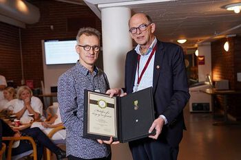 Olaf Schreurs fikk Det Kongelige Selskap for Norges Vels medalje. Foto Fredrik Pedersen OD/UiO