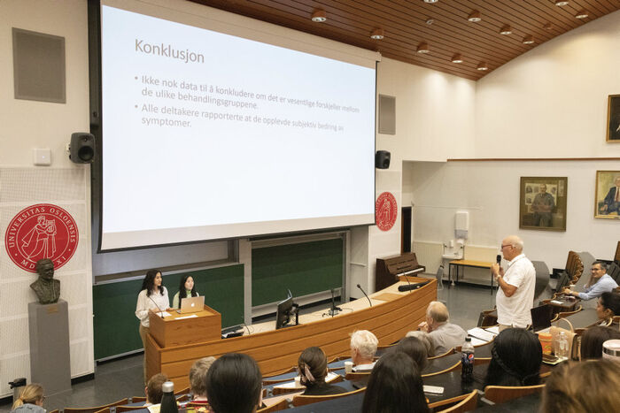 Studenter i auditorium