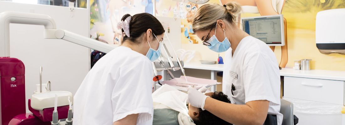 Tannbehandling på barneklinikken